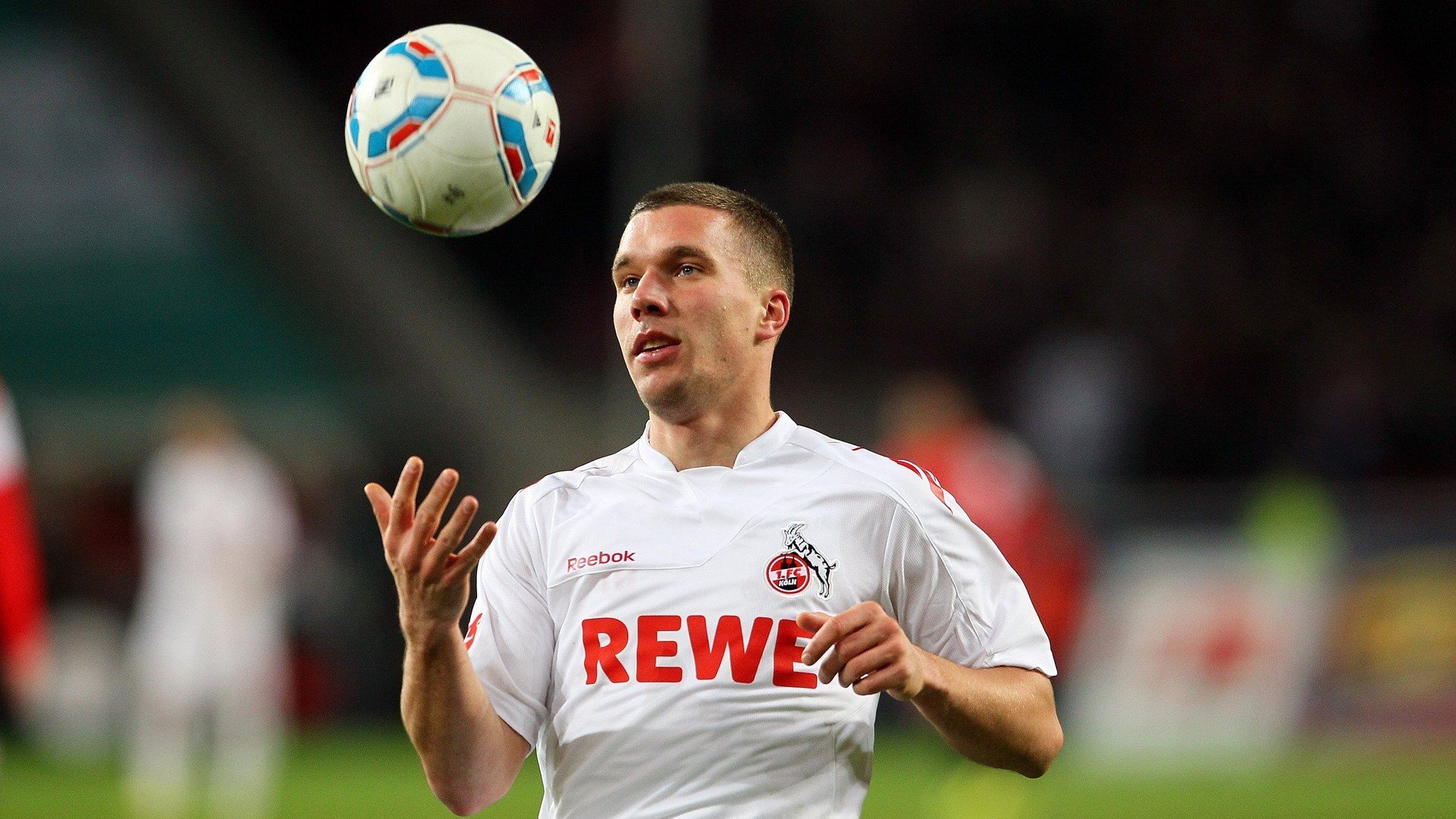 开云体育官方网站-绿茵场上的唯一性，当苏格兰的闪电战遇上奥斯梅恩的德甲封神夜