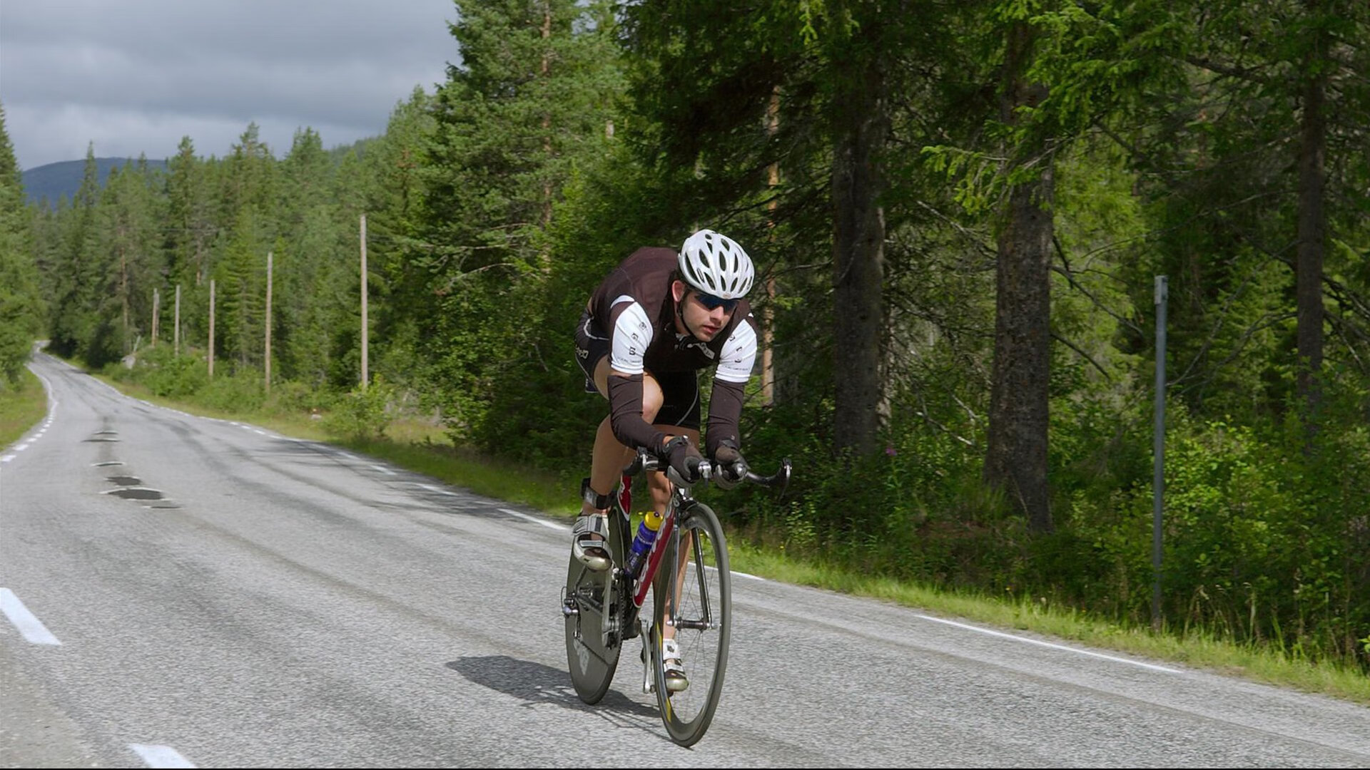 格纳布里一锤定音，威尔士力克洪都拉斯展露黑马潜质
