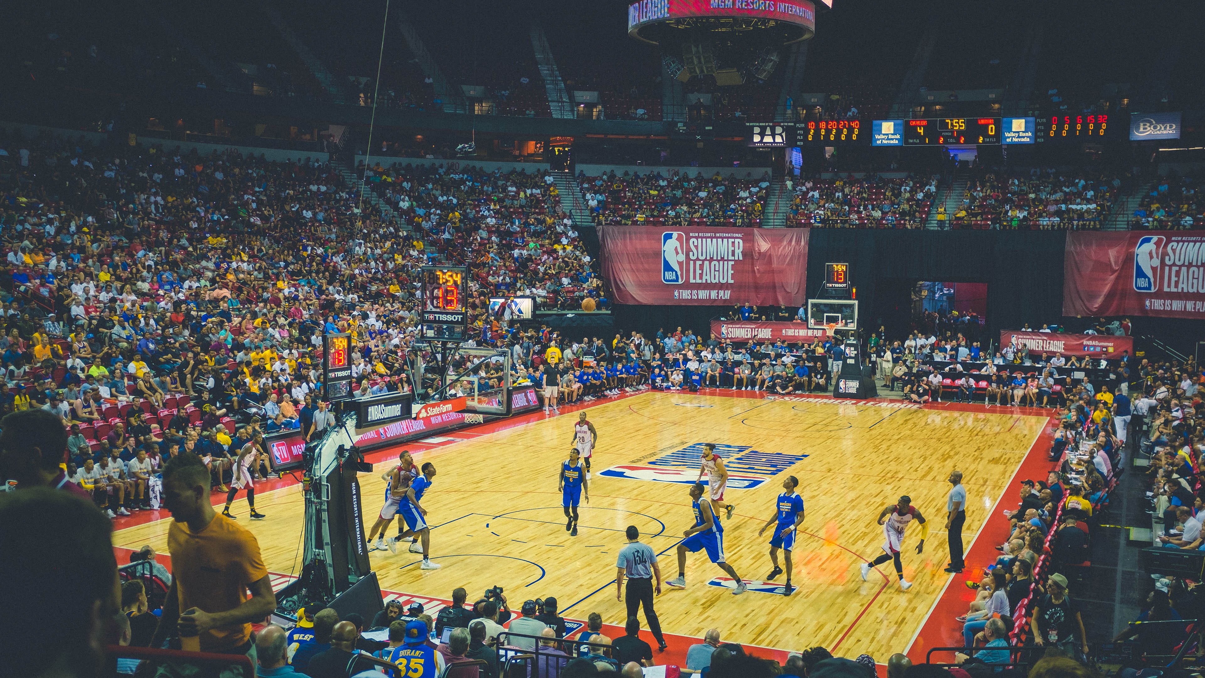 欧洲杯赛场上的亚洲风暴，波兰队碾压奥地利队，林高远惊艳四座