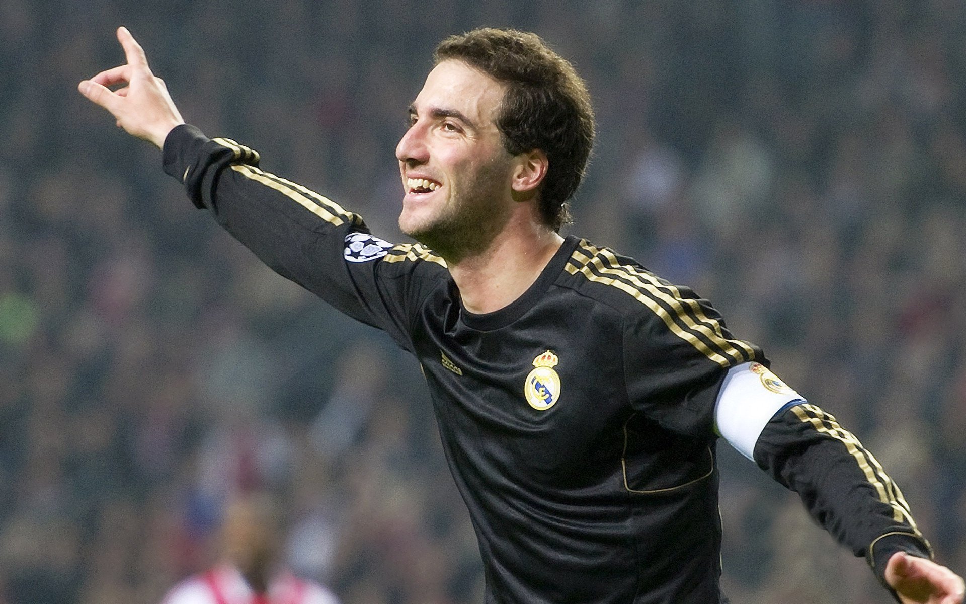 开云体育在线-基米希中场统治力全开，墨西哥战术纪律力克巴黎华丽攻势